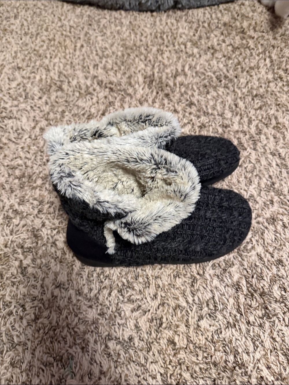 dearfoams Black Knit Ankle Slipper Boots with Faux Fur Cuff